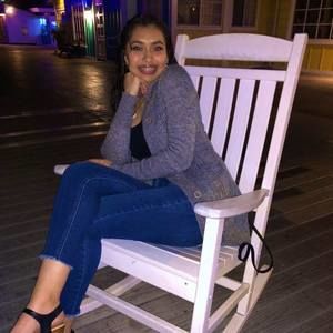 Meet your Posher, Cinthia